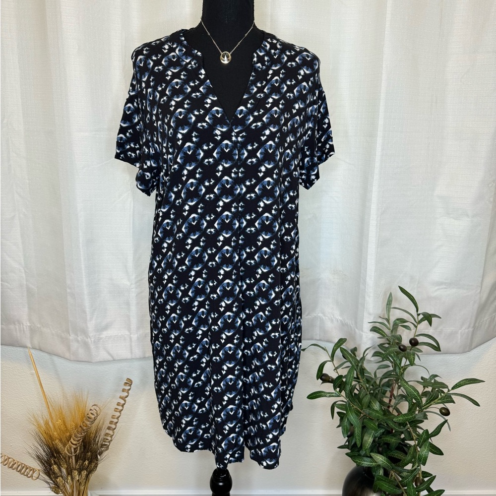 H&M V-Neck Loose Dress, Short Sleeve, Casual Every Day Dress, Floral Size Small